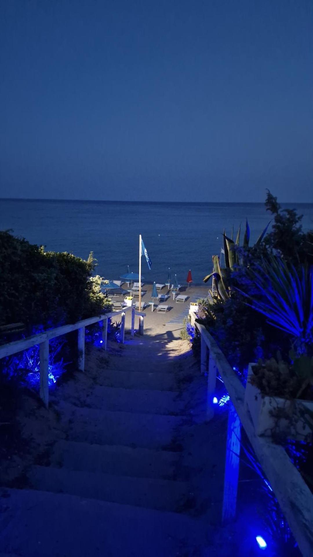 Hotel Caraibisiaco Sul Mare San Pietro in Bevagna Exterior photo
